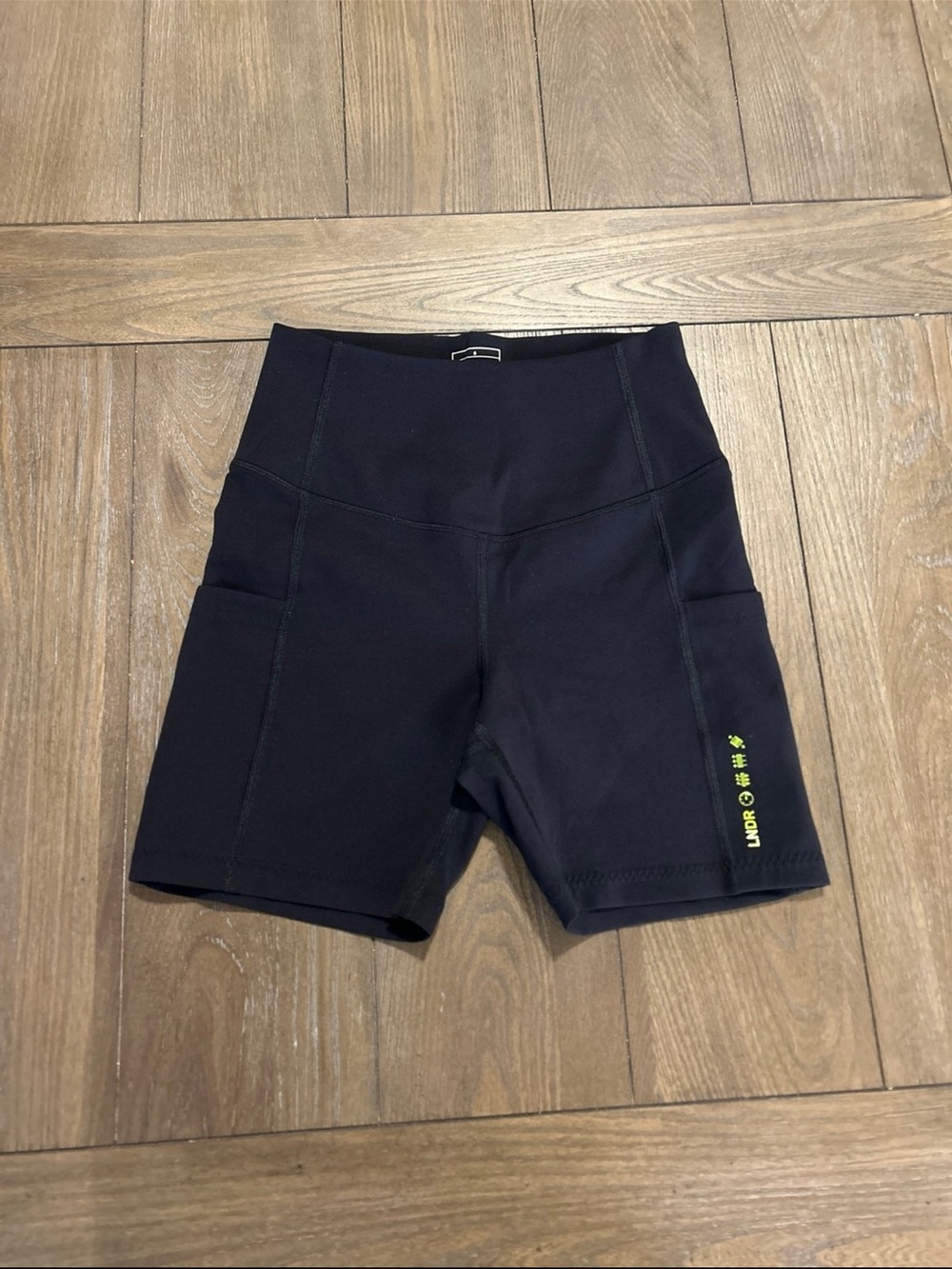 Black High-Rise Athletic Bike Shorts with Side Pockets